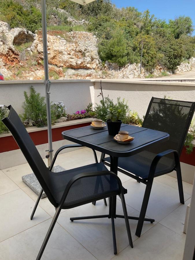 High View-A Seaside Villa With Huge Jacuzzi Рачишче Экстерьер фото